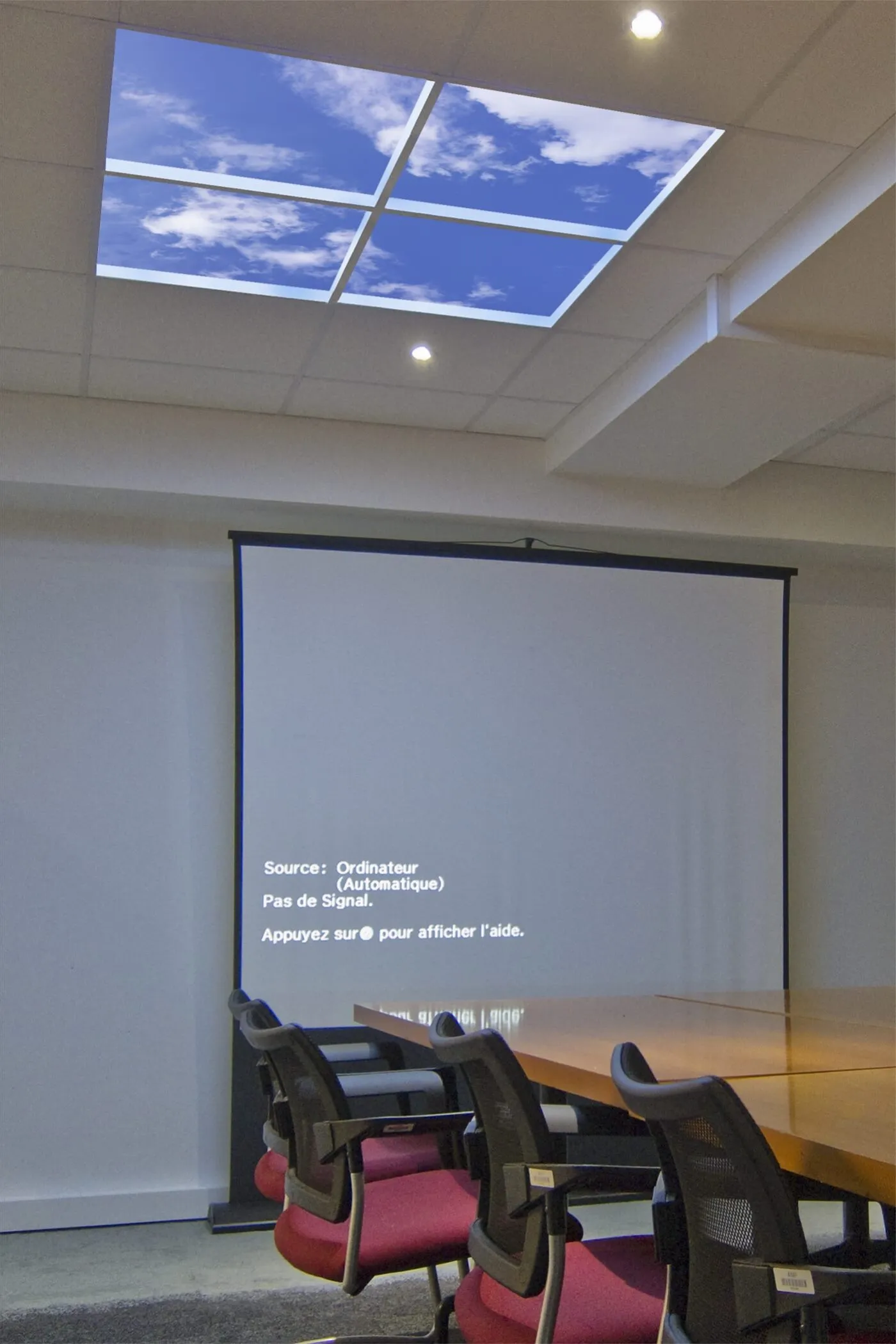 AMF Paris Page Image